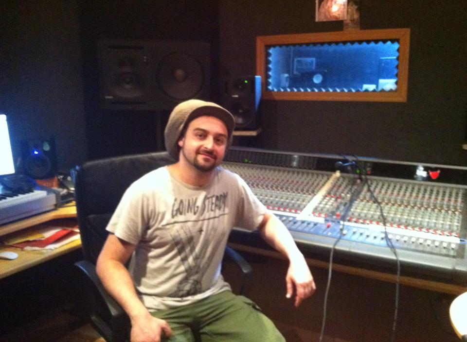 Pablo Raster in studio